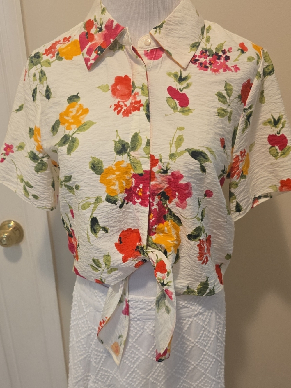 Rachel Zoe Cream Floral Tie-Front Button Down Shirt